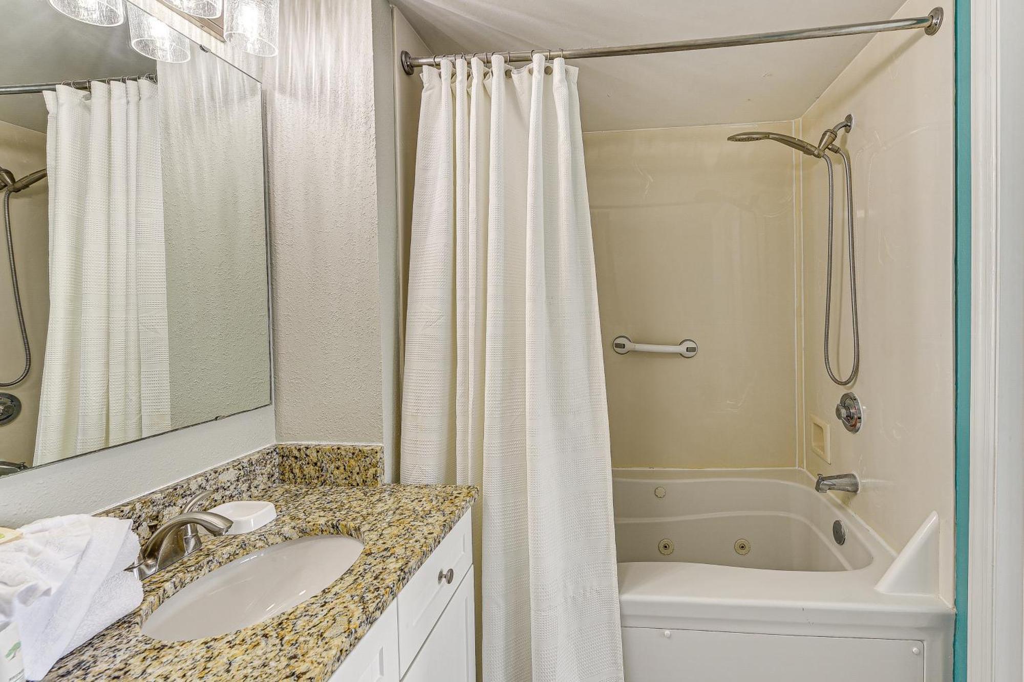 Apartment Oceanfront North Myrtle Gem Pools Access!