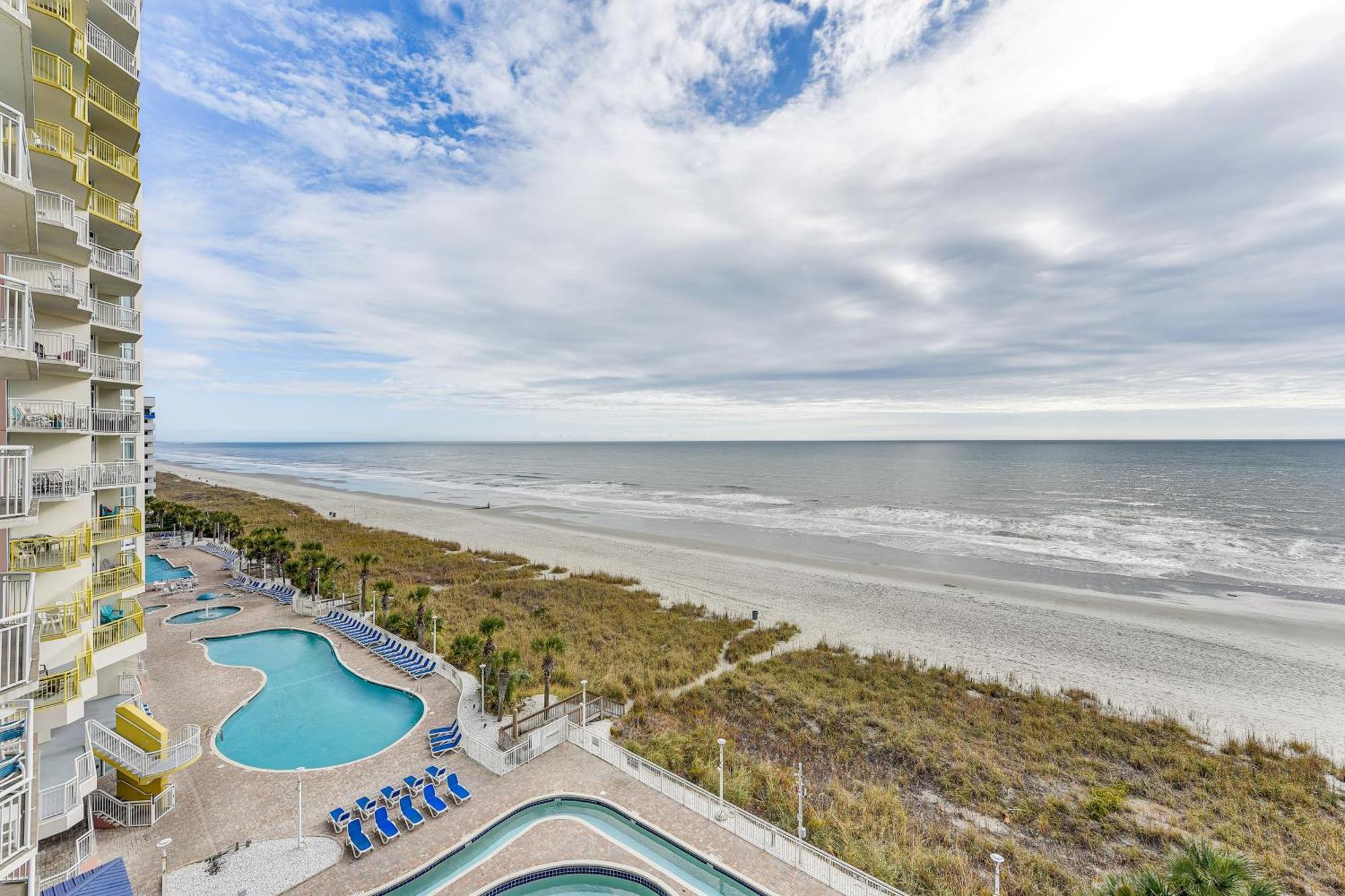 Oceanfront North Myrtle Gem Pools Access! Apartment